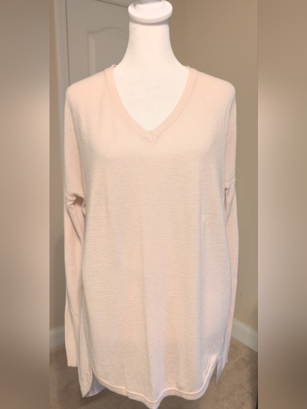 Mossimo Supply Co. Cream Lightweight  V-Neck Sweater with hi- Low Design